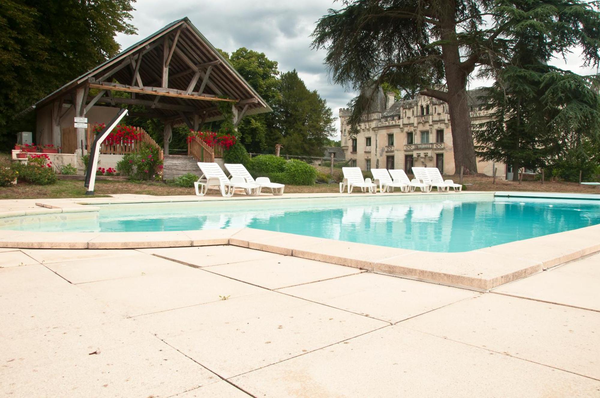 Chateau De Salvert - 4 Gites - 32 Personnes Neuille Экстерьер фото