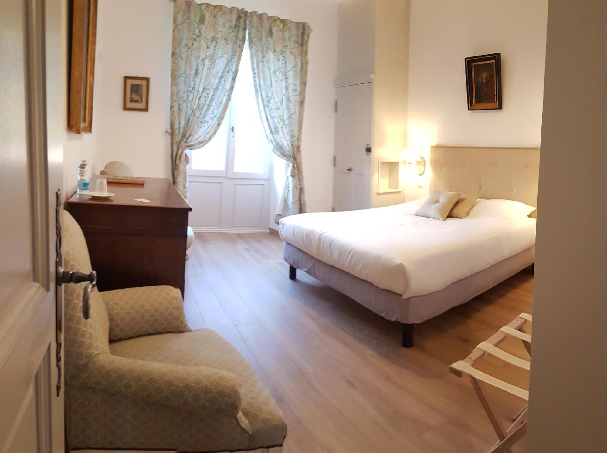 Chateau De Salvert - 4 Gites - 32 Personnes Neuille Экстерьер фото
