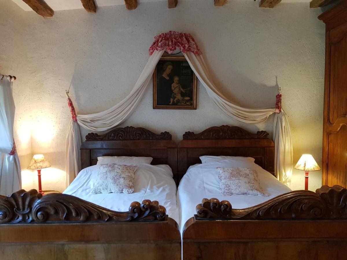 Chateau De Salvert - 4 Gites - 32 Personnes Neuille Экстерьер фото