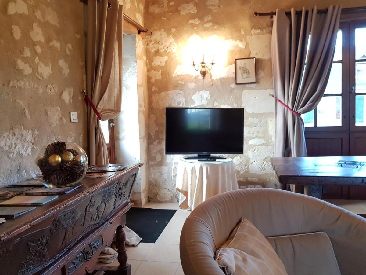 Chateau De Salvert - 4 Gites - 32 Personnes Neuille Экстерьер фото